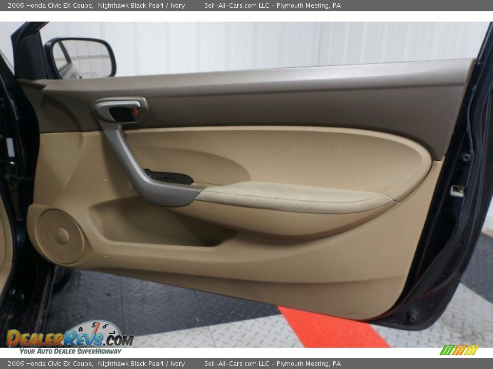 2006 Honda Civic EX Coupe Nighthawk Black Pearl / Ivory Photo #15