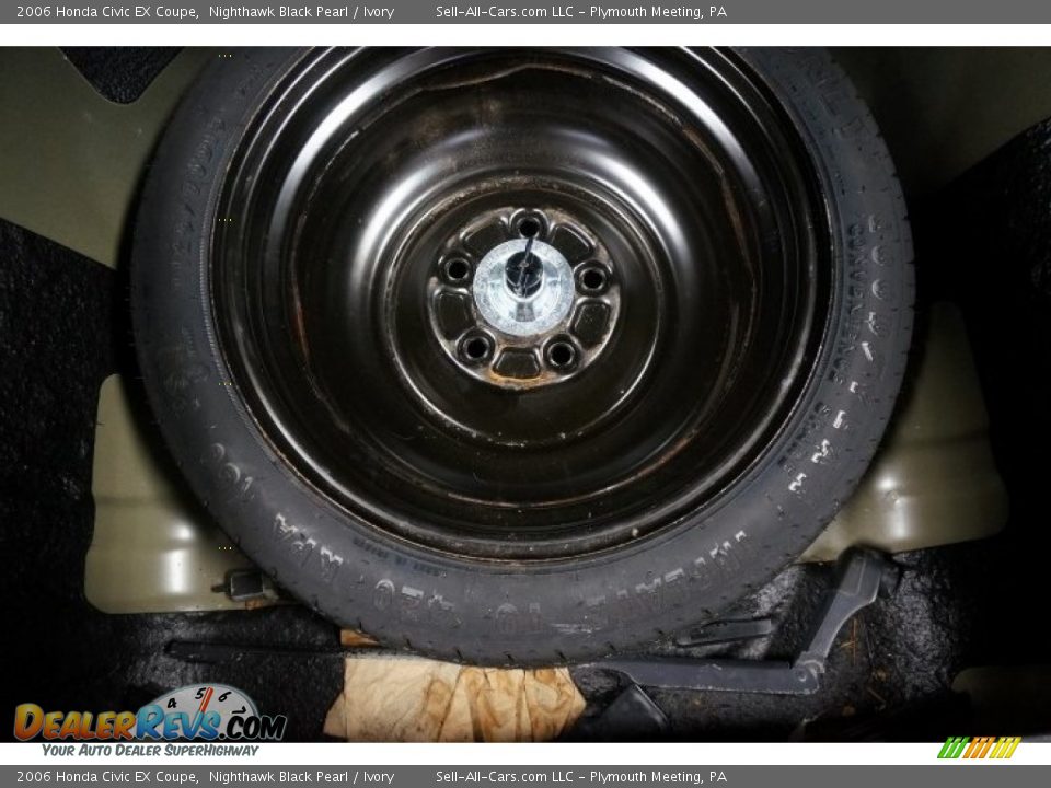 2006 Honda Civic EX Coupe Nighthawk Black Pearl / Ivory Photo #19