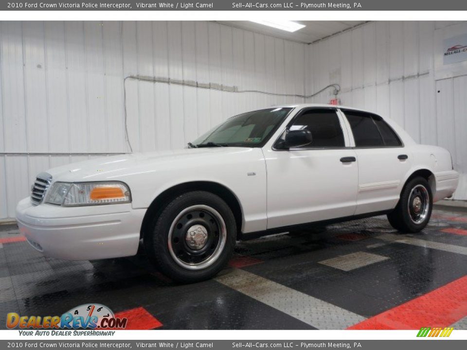 2010 Ford Crown Victoria Police Interceptor Vibrant White / Light Camel Photo #2