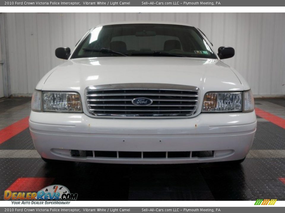 2010 Ford Crown Victoria Police Interceptor Vibrant White / Light Camel Photo #4