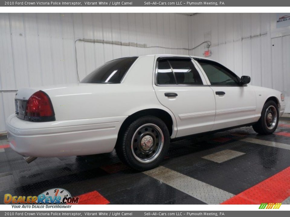 2010 Ford Crown Victoria Police Interceptor Vibrant White / Light Camel Photo #7