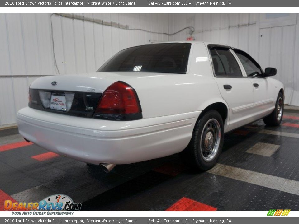 2010 Ford Crown Victoria Police Interceptor Vibrant White / Light Camel Photo #8