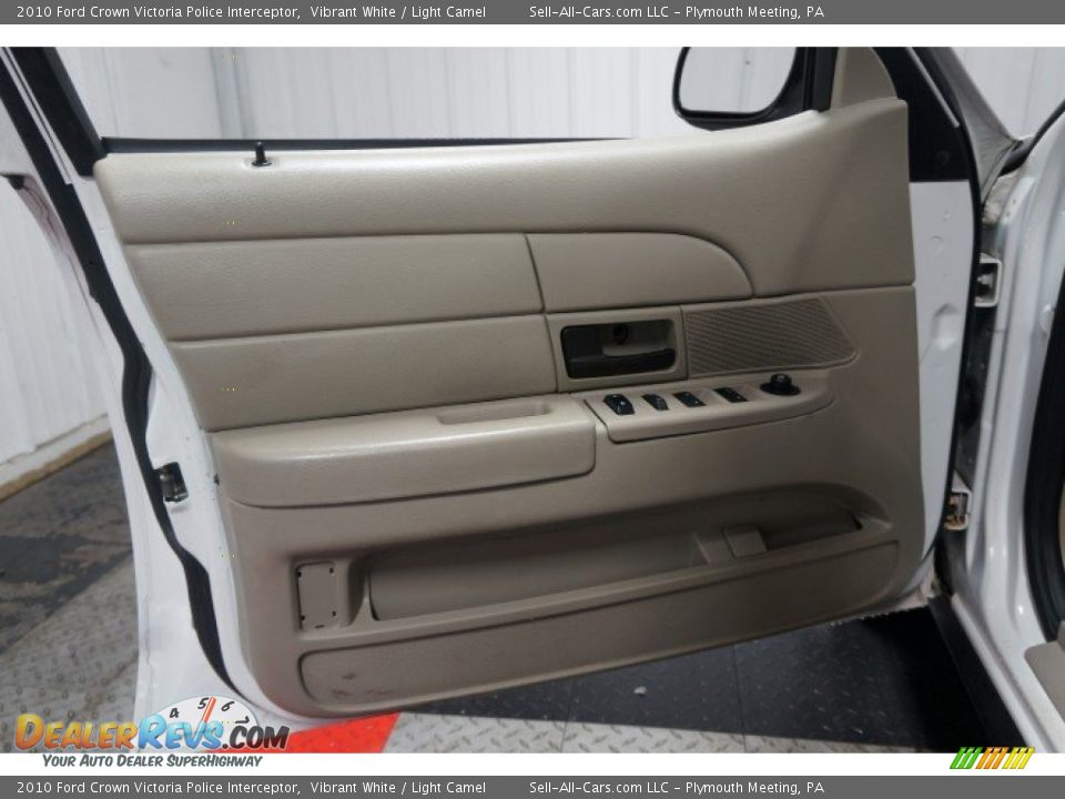 2010 Ford Crown Victoria Police Interceptor Vibrant White / Light Camel Photo #12