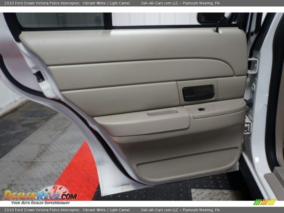 2010 Ford Crown Victoria Police Interceptor Vibrant White / Light Camel Photo #15