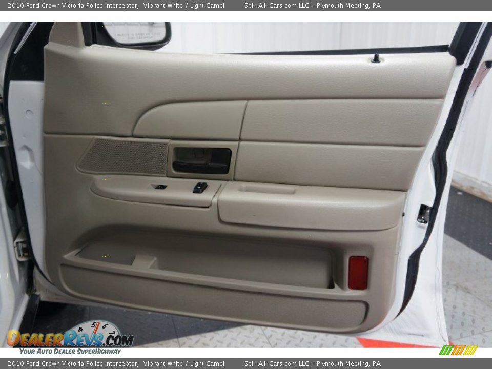 2010 Ford Crown Victoria Police Interceptor Vibrant White / Light Camel Photo #17