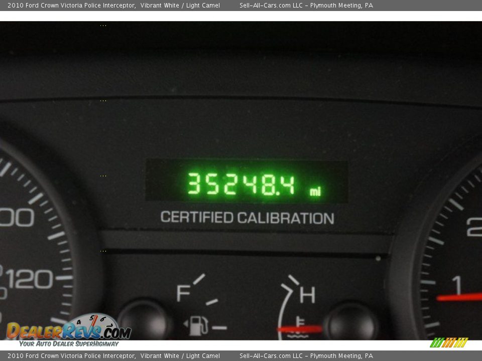 2010 Ford Crown Victoria Police Interceptor Vibrant White / Light Camel Photo #27