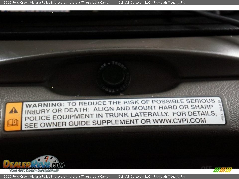 2010 Ford Crown Victoria Police Interceptor Vibrant White / Light Camel Photo #29