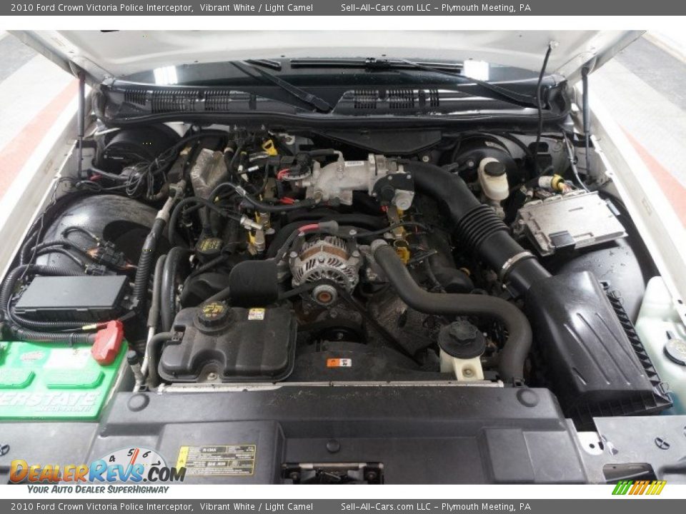 2010 Ford Crown Victoria Police Interceptor Vibrant White / Light Camel Photo #33