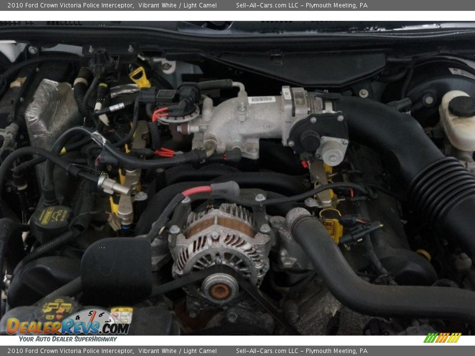 2010 Ford Crown Victoria Police Interceptor Vibrant White / Light Camel Photo #34
