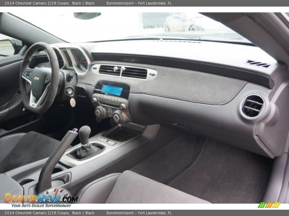 Dashboard of 2014 Chevrolet Camaro Z/28 Coupe Photo #30