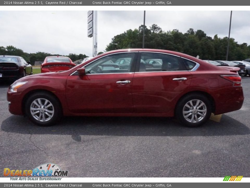 2014 Nissan Altima 2.5 S Cayenne Red / Charcoal Photo #4