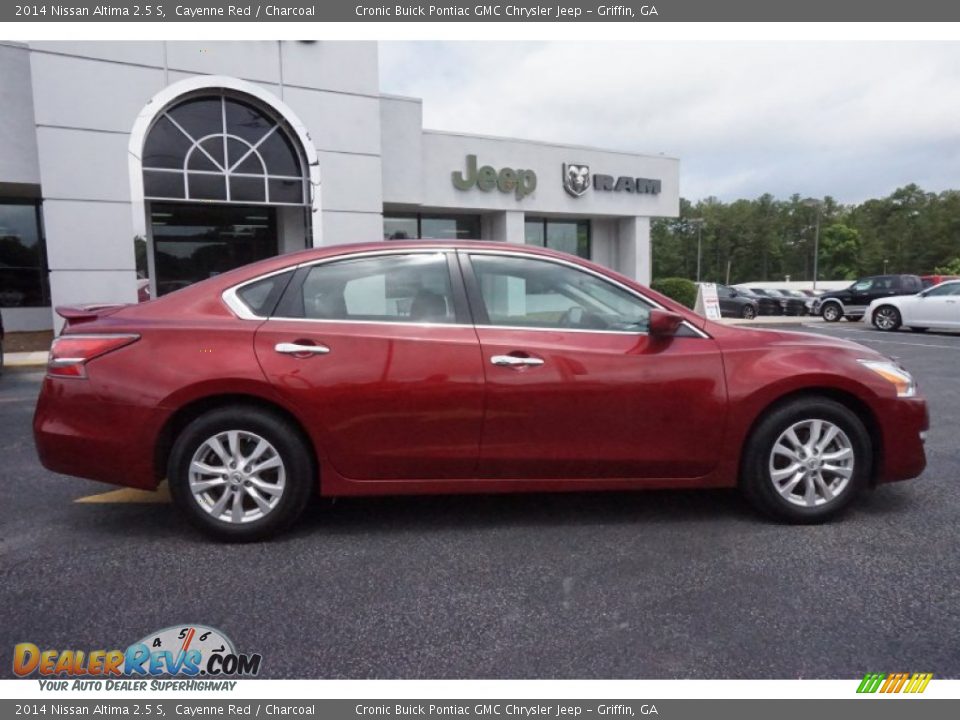 2014 Nissan Altima 2.5 S Cayenne Red / Charcoal Photo #8