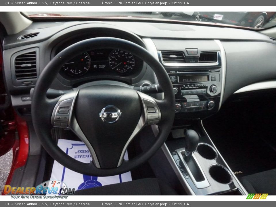 2014 Nissan Altima 2.5 S Cayenne Red / Charcoal Photo #10