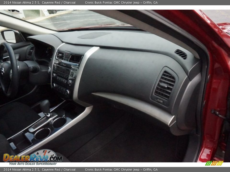 2014 Nissan Altima 2.5 S Cayenne Red / Charcoal Photo #18