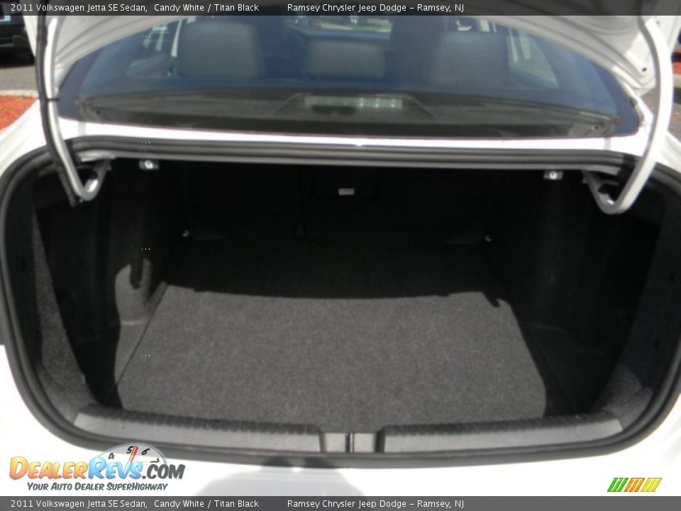 2011 Volkswagen Jetta SE Sedan Candy White / Titan Black Photo #1