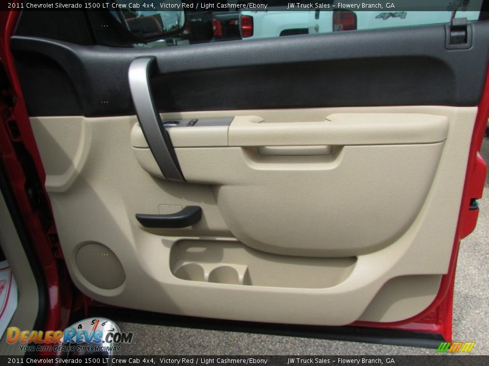 2011 Chevrolet Silverado 1500 LT Crew Cab 4x4 Victory Red / Light Cashmere/Ebony Photo #18
