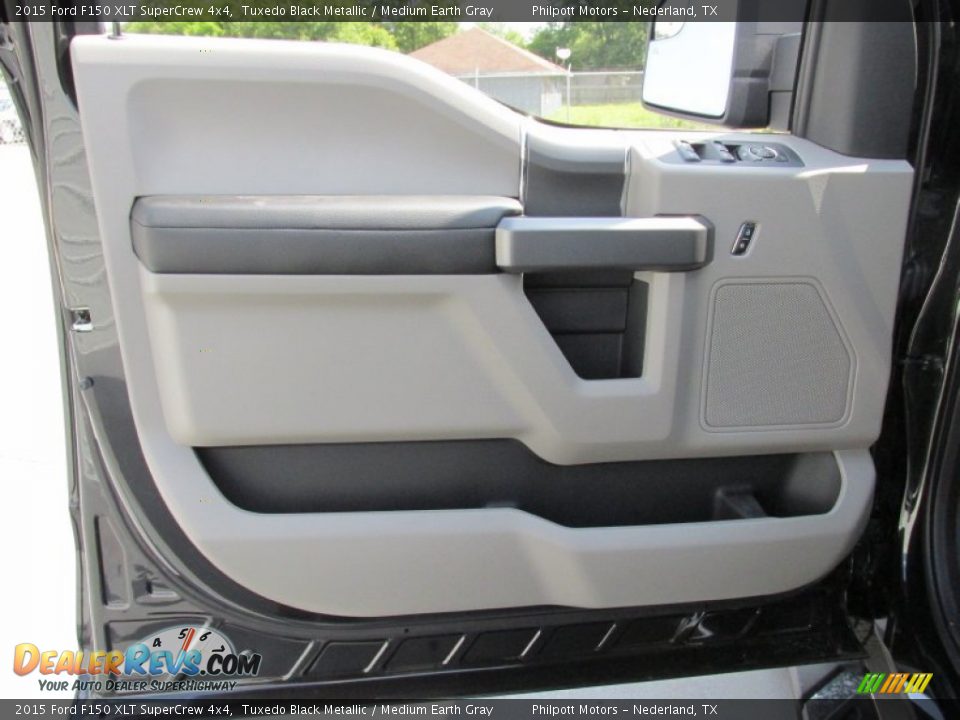 2015 Ford F150 XLT SuperCrew 4x4 Tuxedo Black Metallic / Medium Earth Gray Photo #21