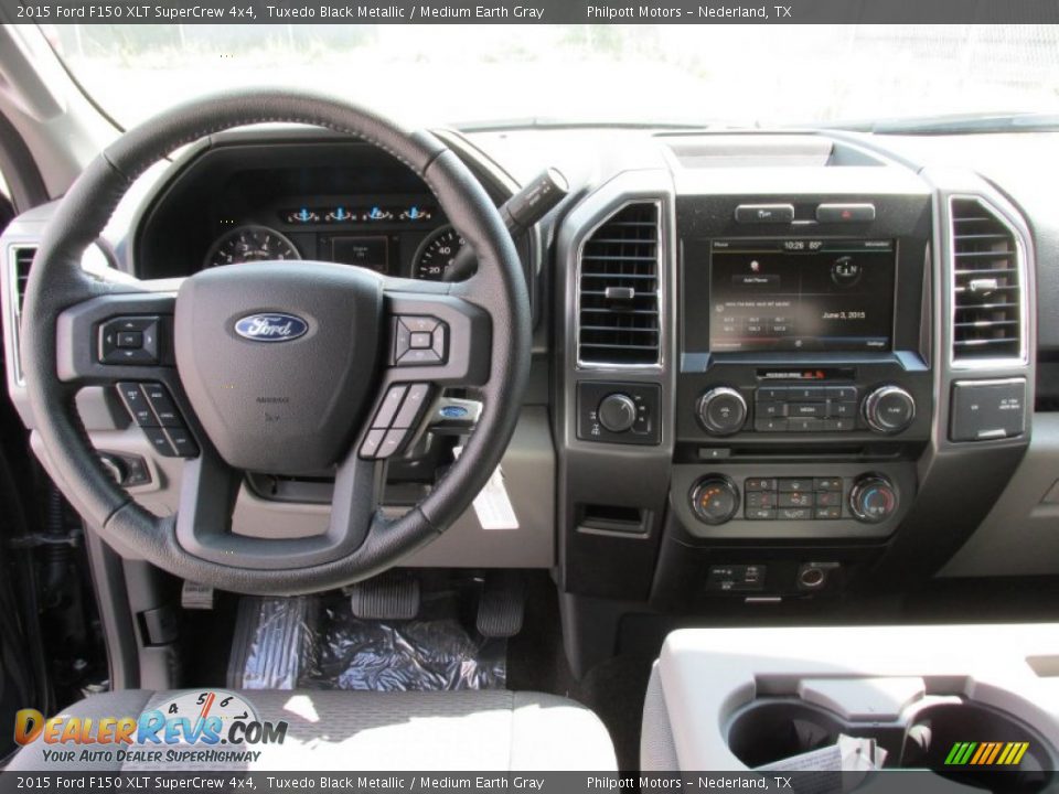 2015 Ford F150 XLT SuperCrew 4x4 Tuxedo Black Metallic / Medium Earth Gray Photo #25