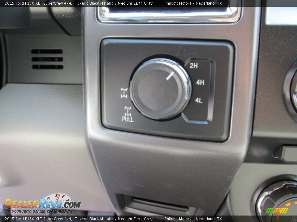 2015 Ford F150 XLT SuperCrew 4x4 Tuxedo Black Metallic / Medium Earth Gray Photo #30