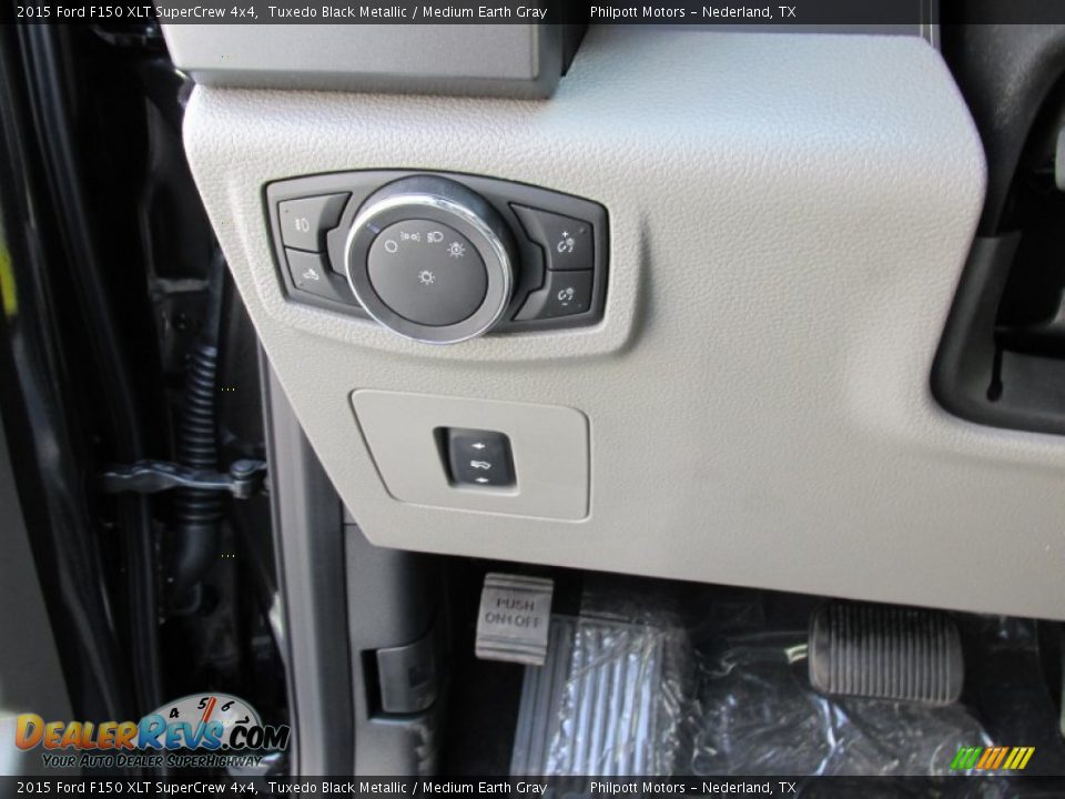 2015 Ford F150 XLT SuperCrew 4x4 Tuxedo Black Metallic / Medium Earth Gray Photo #33