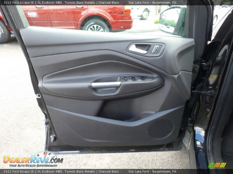 2013 Ford Escape SE 2.0L EcoBoost 4WD Tuxedo Black Metallic / Charcoal Black Photo #15