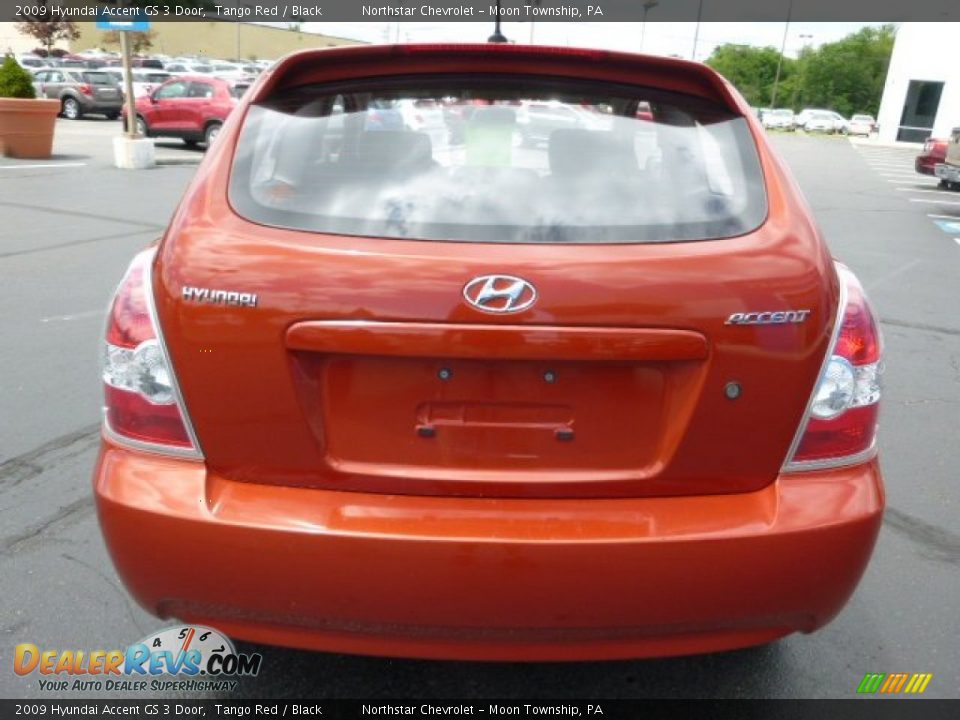 2009 Hyundai Accent GS 3 Door Tango Red / Black Photo #4