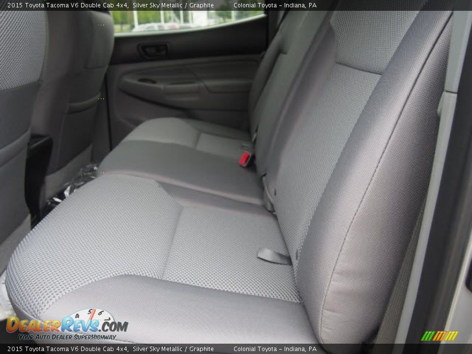 2015 Toyota Tacoma V6 Double Cab 4x4 Silver Sky Metallic / Graphite Photo #4