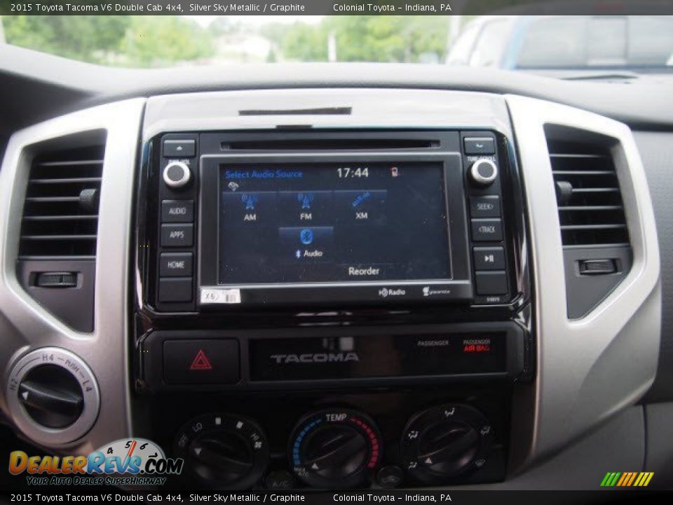 2015 Toyota Tacoma V6 Double Cab 4x4 Silver Sky Metallic / Graphite Photo #8