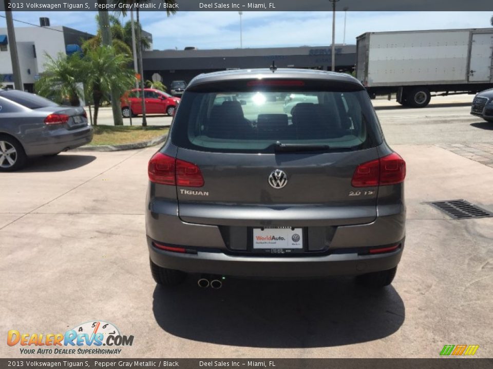 2013 Volkswagen Tiguan S Pepper Gray Metallic / Black Photo #4