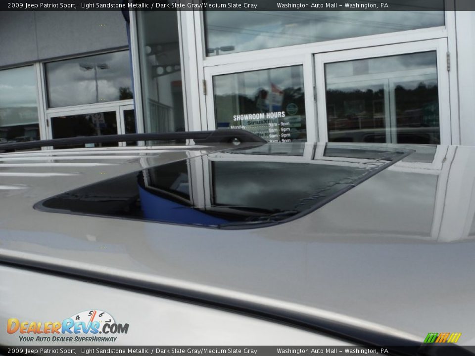 2009 Jeep Patriot Sport Light Sandstone Metallic / Dark Slate Gray/Medium Slate Gray Photo #4