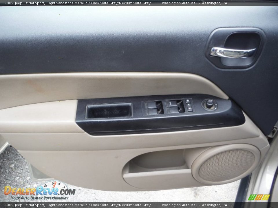 2009 Jeep Patriot Sport Light Sandstone Metallic / Dark Slate Gray/Medium Slate Gray Photo #10