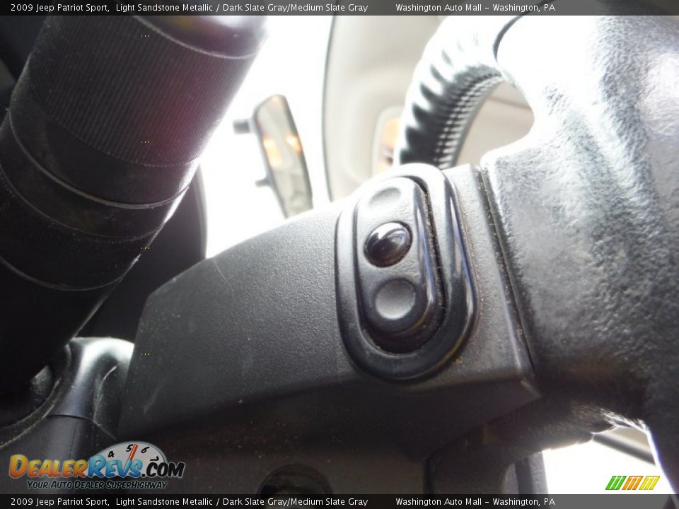 2009 Jeep Patriot Sport Light Sandstone Metallic / Dark Slate Gray/Medium Slate Gray Photo #12