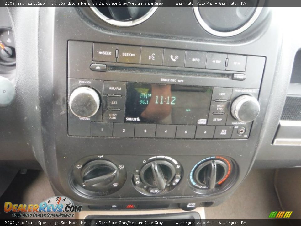2009 Jeep Patriot Sport Light Sandstone Metallic / Dark Slate Gray/Medium Slate Gray Photo #14
