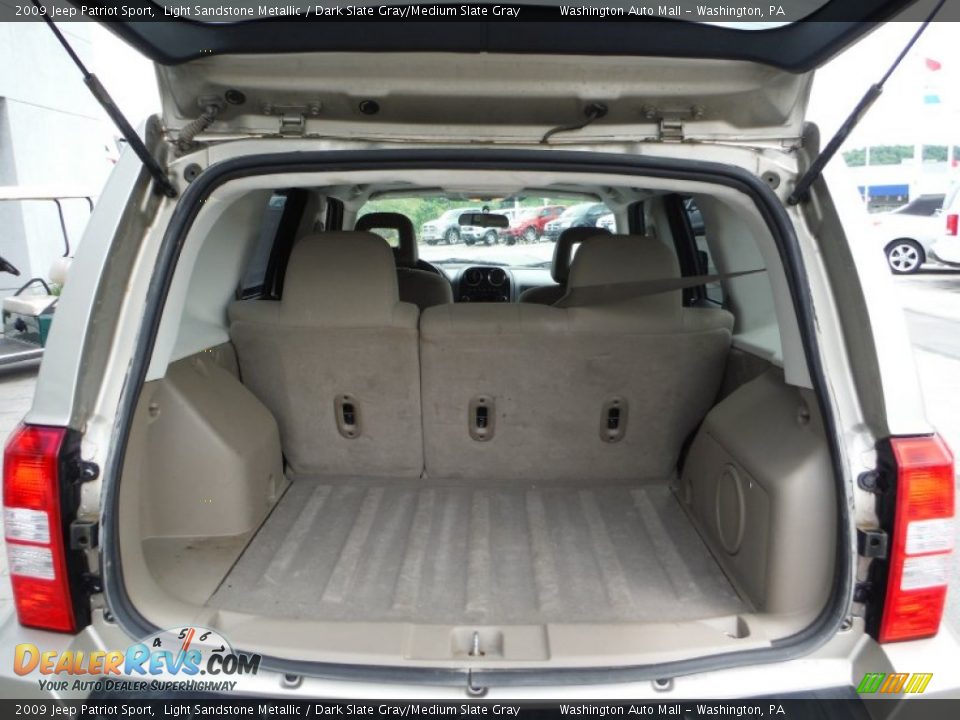 2009 Jeep Patriot Sport Light Sandstone Metallic / Dark Slate Gray/Medium Slate Gray Photo #19
