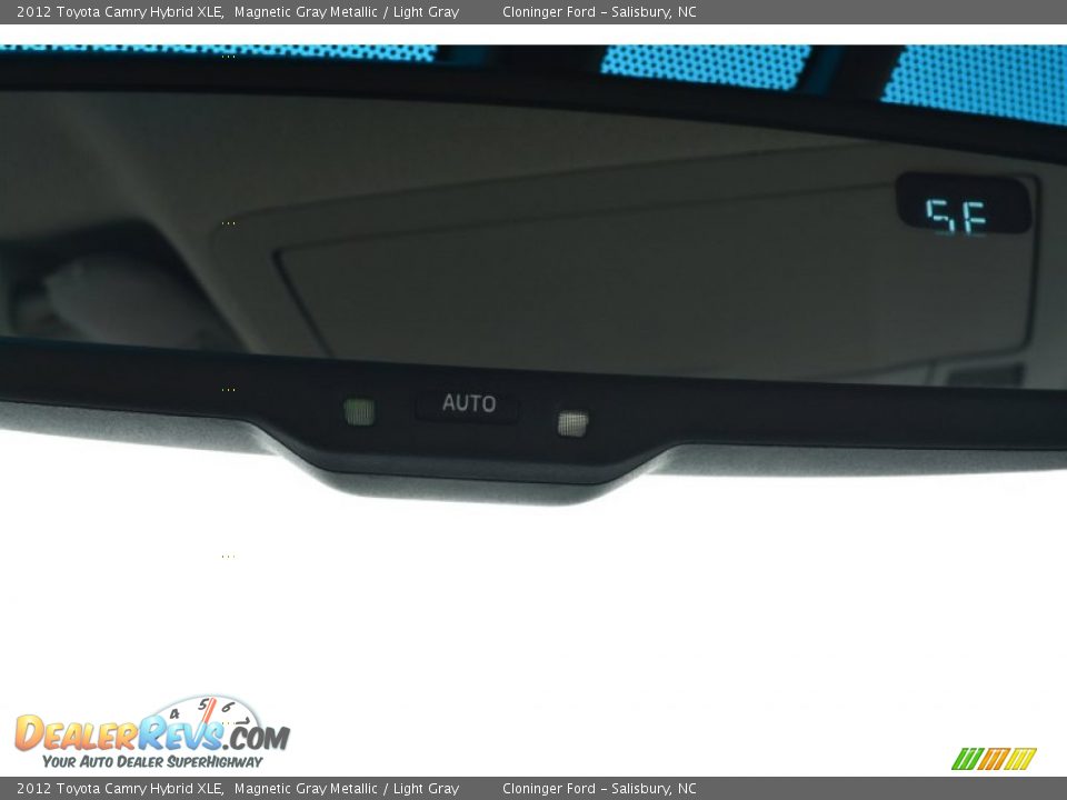 2012 Toyota Camry Hybrid XLE Magnetic Gray Metallic / Light Gray Photo #25