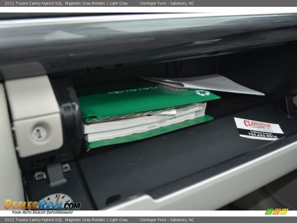 2012 Toyota Camry Hybrid XLE Magnetic Gray Metallic / Light Gray Photo #29