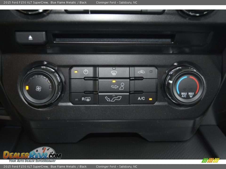 Controls of 2015 Ford F150 XLT SuperCrew Photo #17