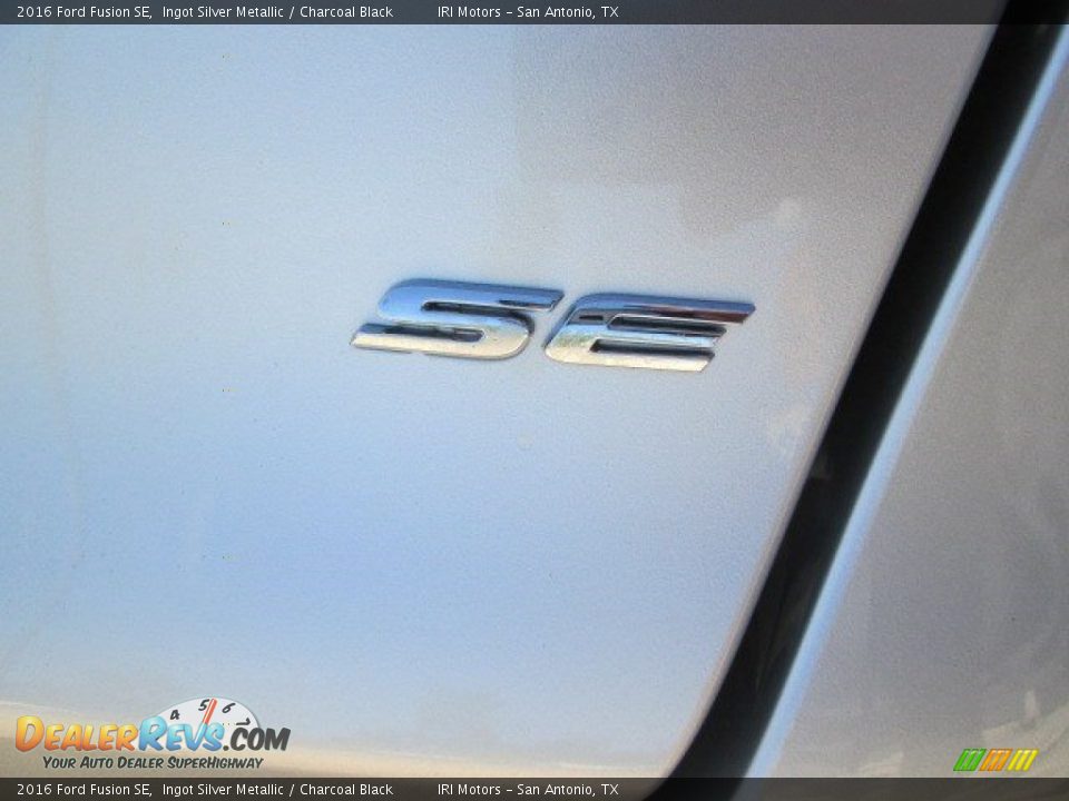 2016 Ford Fusion SE Ingot Silver Metallic / Charcoal Black Photo #8