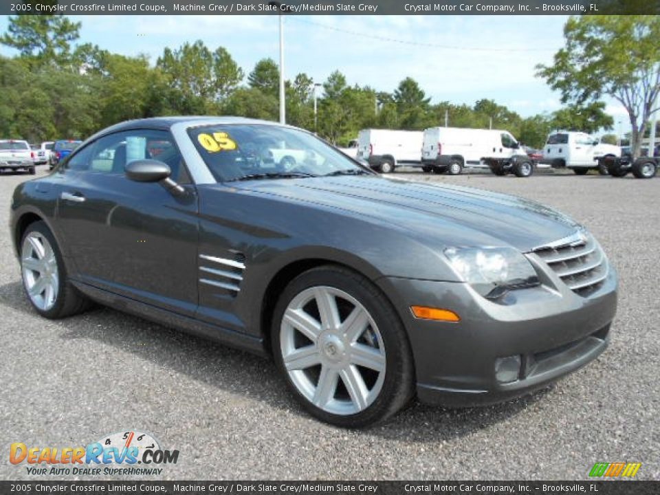 Front 3/4 View of 2005 Chrysler Crossfire Limited Coupe Photo #10