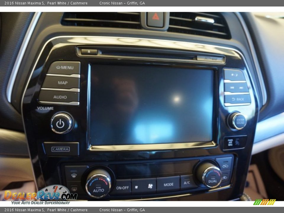 Controls of 2016 Nissan Maxima S Photo #13