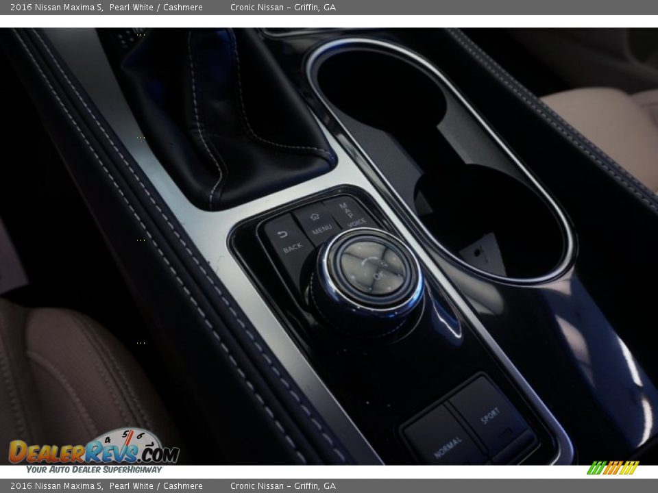 Controls of 2016 Nissan Maxima S Photo #15