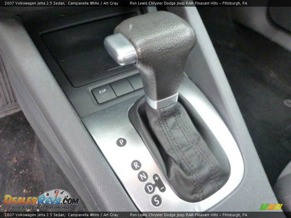 2007 Volkswagen Jetta 2.5 Sedan Campanella White / Art Gray Photo #15