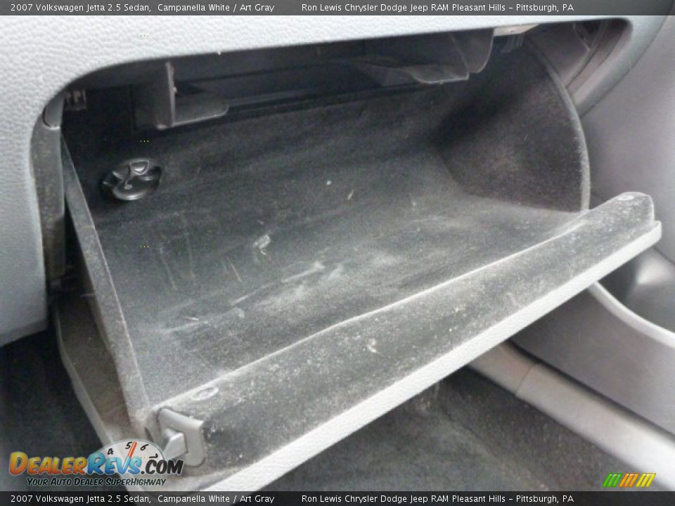 2007 Volkswagen Jetta 2.5 Sedan Campanella White / Art Gray Photo #17