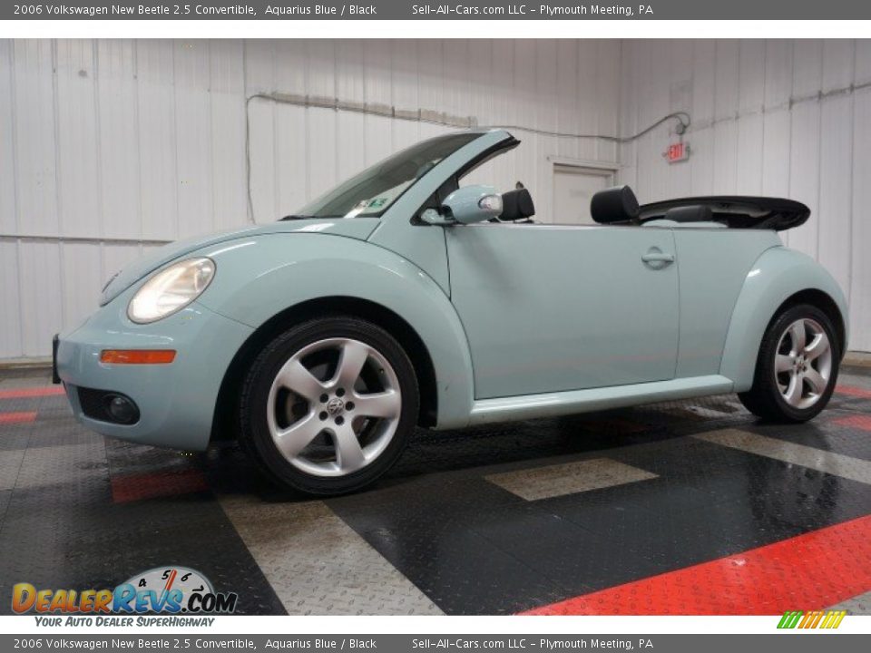 2006 Volkswagen New Beetle 2.5 Convertible Aquarius Blue / Black Photo #2
