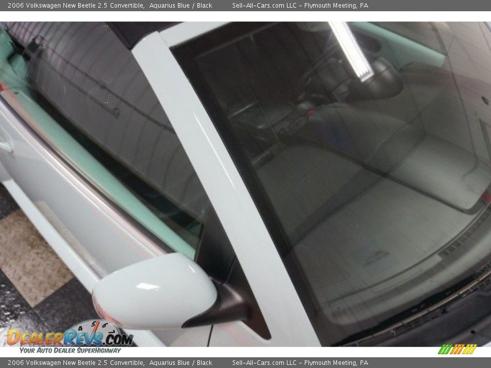 2006 Volkswagen New Beetle 2.5 Convertible Aquarius Blue / Black Photo #25