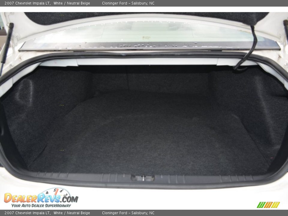 2007 Chevrolet Impala LT White / Neutral Beige Photo #14