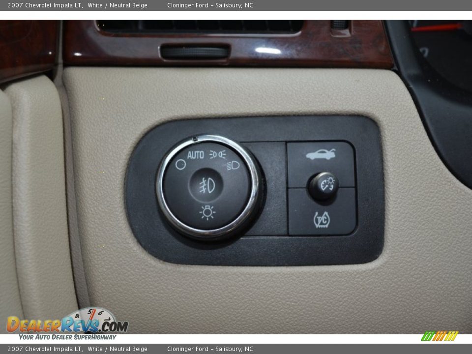 2007 Chevrolet Impala LT White / Neutral Beige Photo #26
