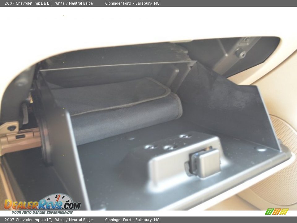 2007 Chevrolet Impala LT White / Neutral Beige Photo #27