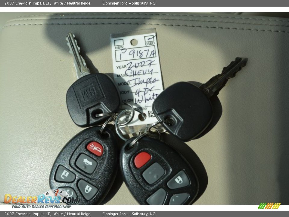 2007 Chevrolet Impala LT White / Neutral Beige Photo #28