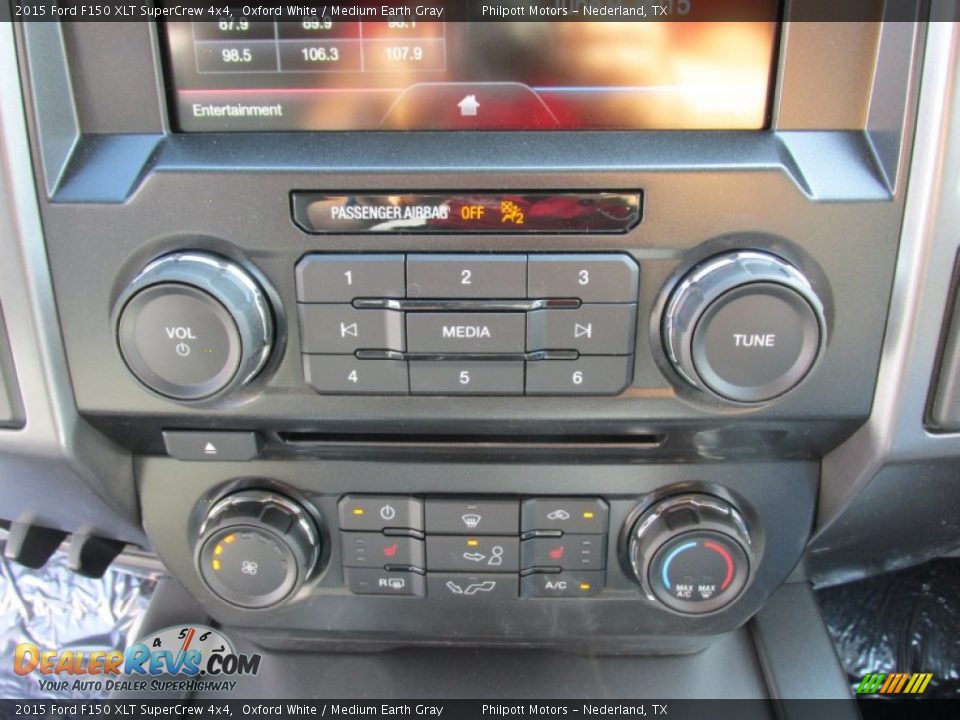 2015 Ford F150 XLT SuperCrew 4x4 Oxford White / Medium Earth Gray Photo #28